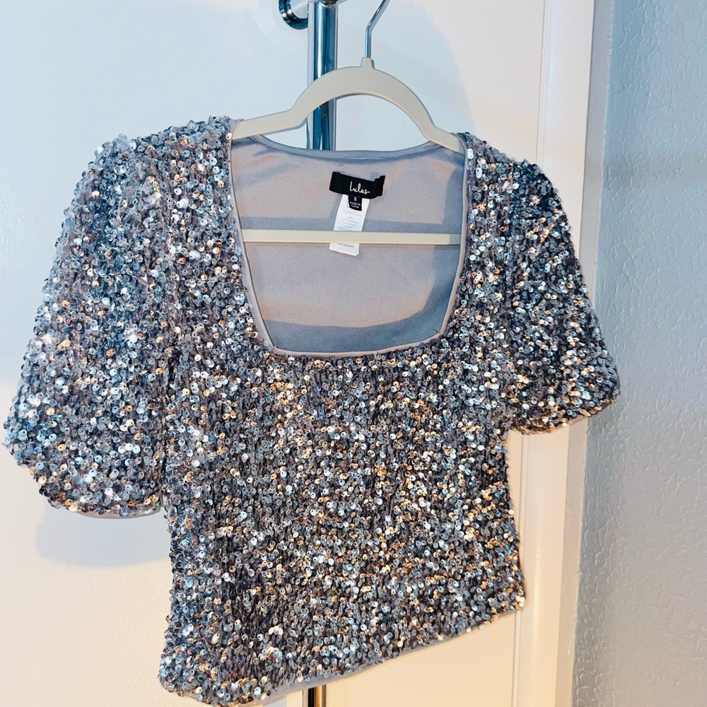 Lulus square neck silver top | great condition